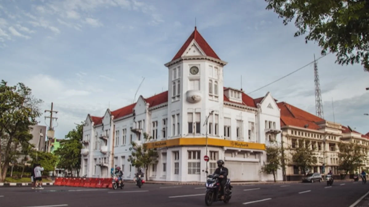 Sewa Mobil Surabaya untuk Antar Jemput Tamu